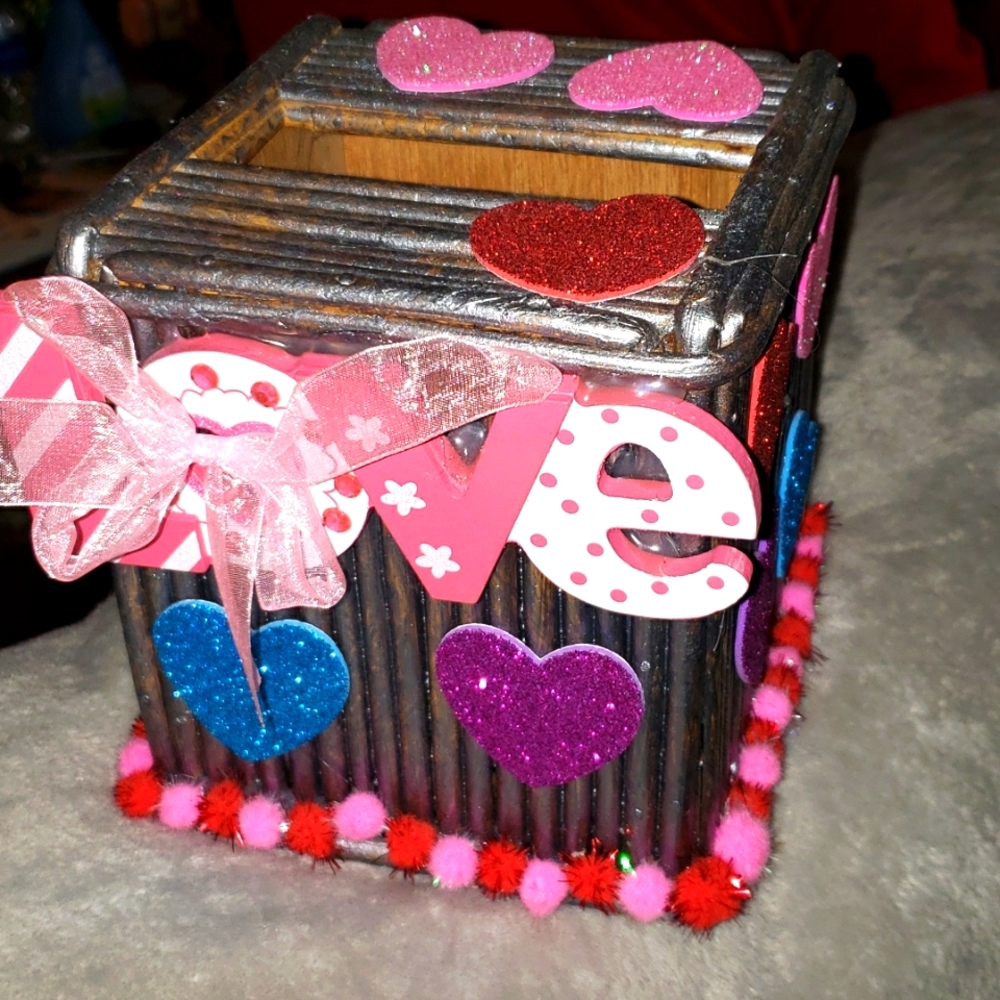 Beautiful tissue box holder
